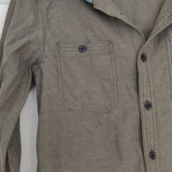 MODERN AMUSEMENT Button Down | S - Picture 5 of 11